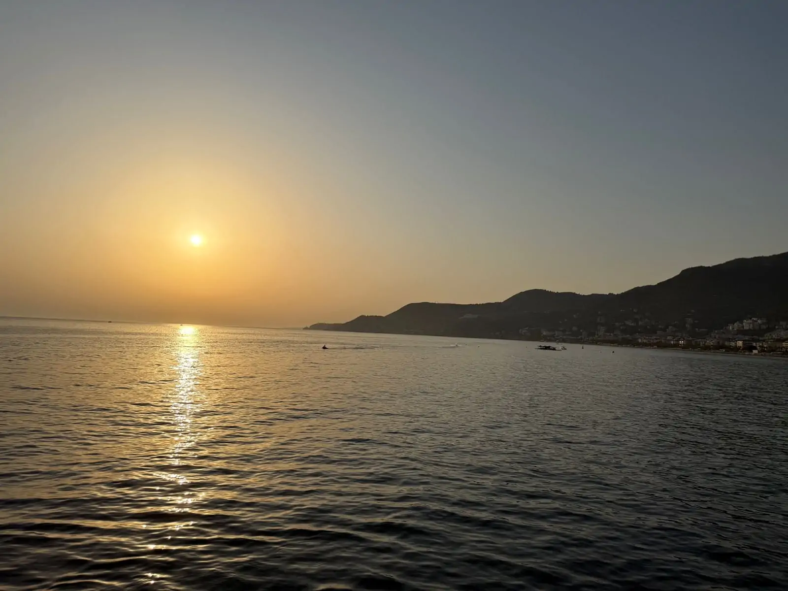 Прогулка на Пиратской Яхте Grand Troy's на закате в Алании