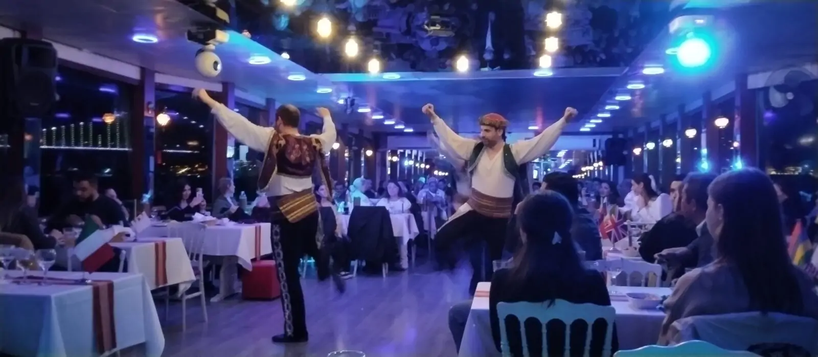 Ужин и Круиз по ночному Босфору в Стамбуле