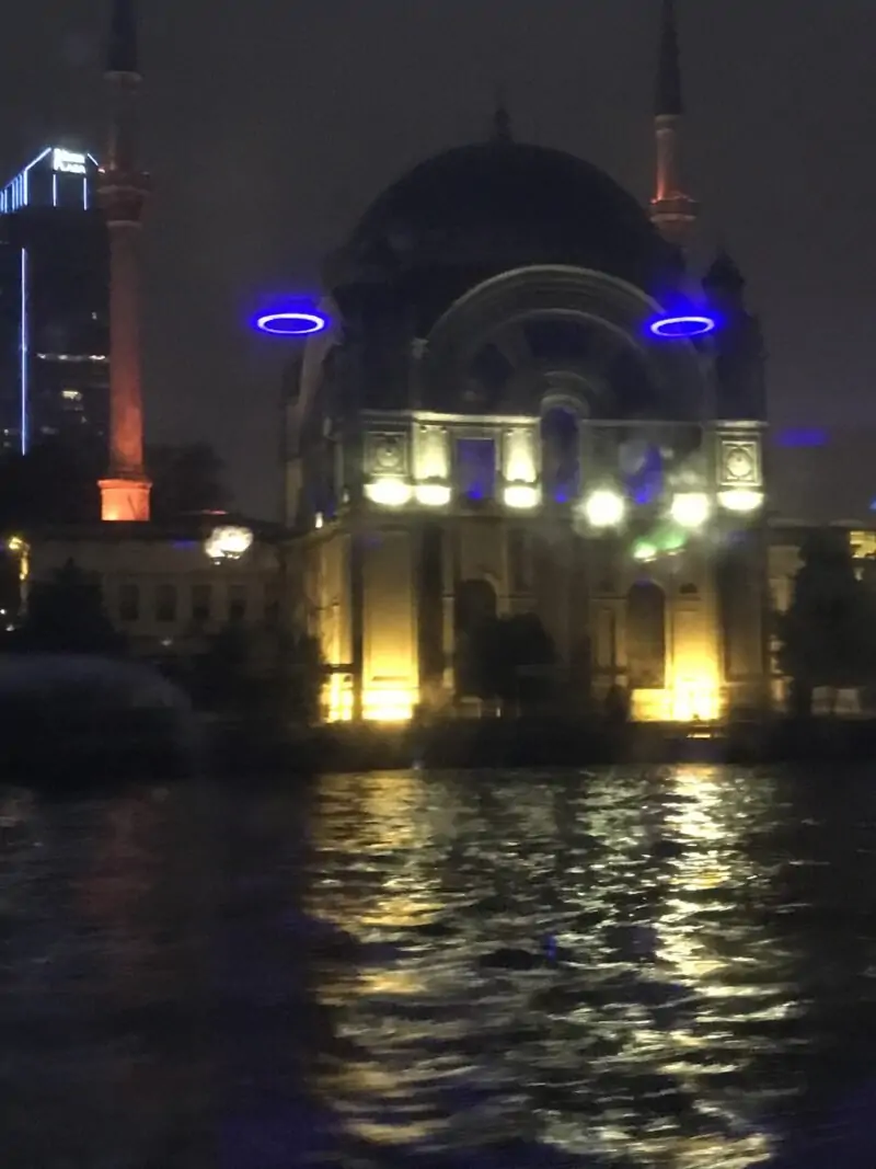 Ужин и Круиз по ночному Босфору в Стамбуле