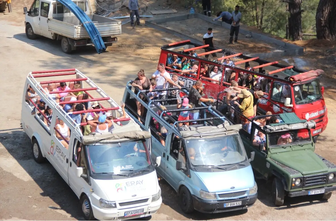 Экскурсия на джипах к водопаду Чамлыбель и река Дим-чай из Алании