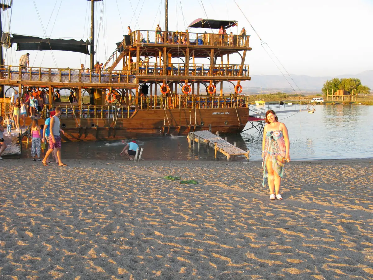 Морская прогулка на пиратском корабле в Сиде