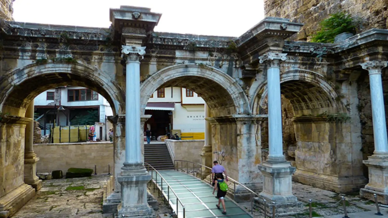 Ворота Адриана