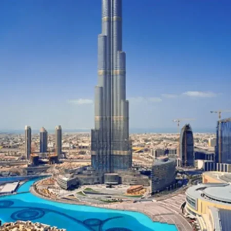 Современный Дубай из Дубая, Шарджи или Аджмана