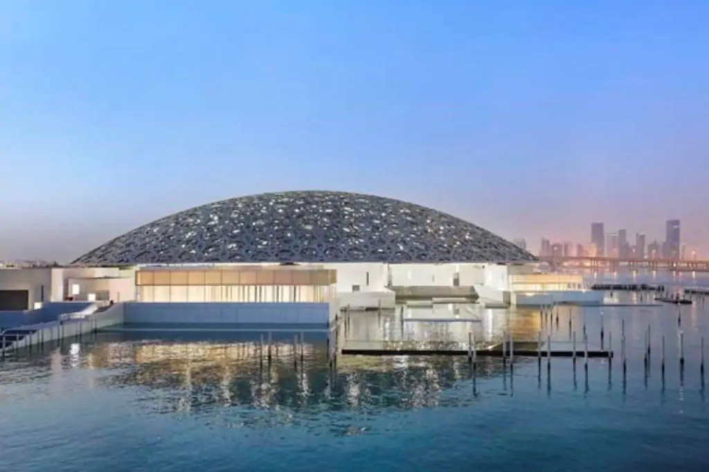 Экскурсия в Абу-Даби с посещением Лувра или Президентского дворца