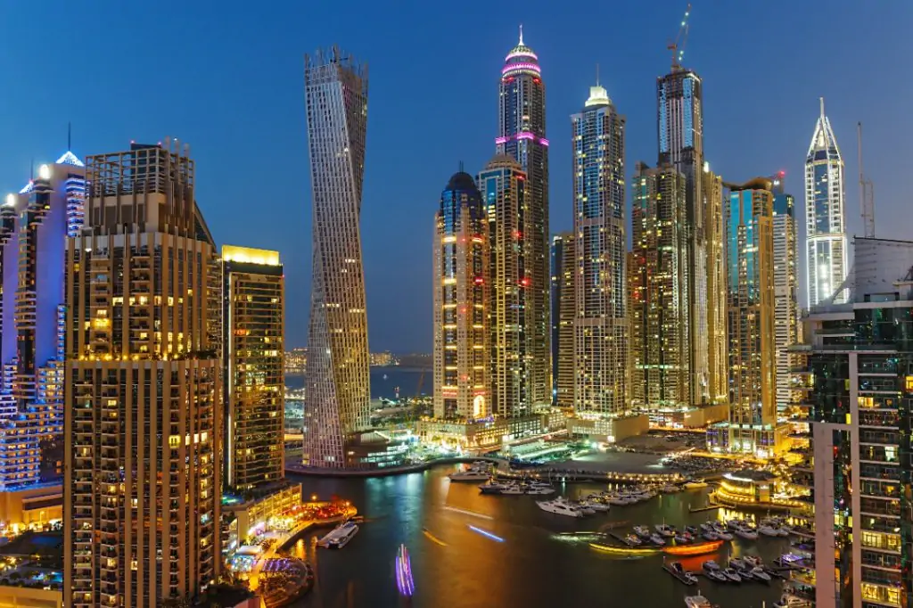 Ужин на арабской лодке 