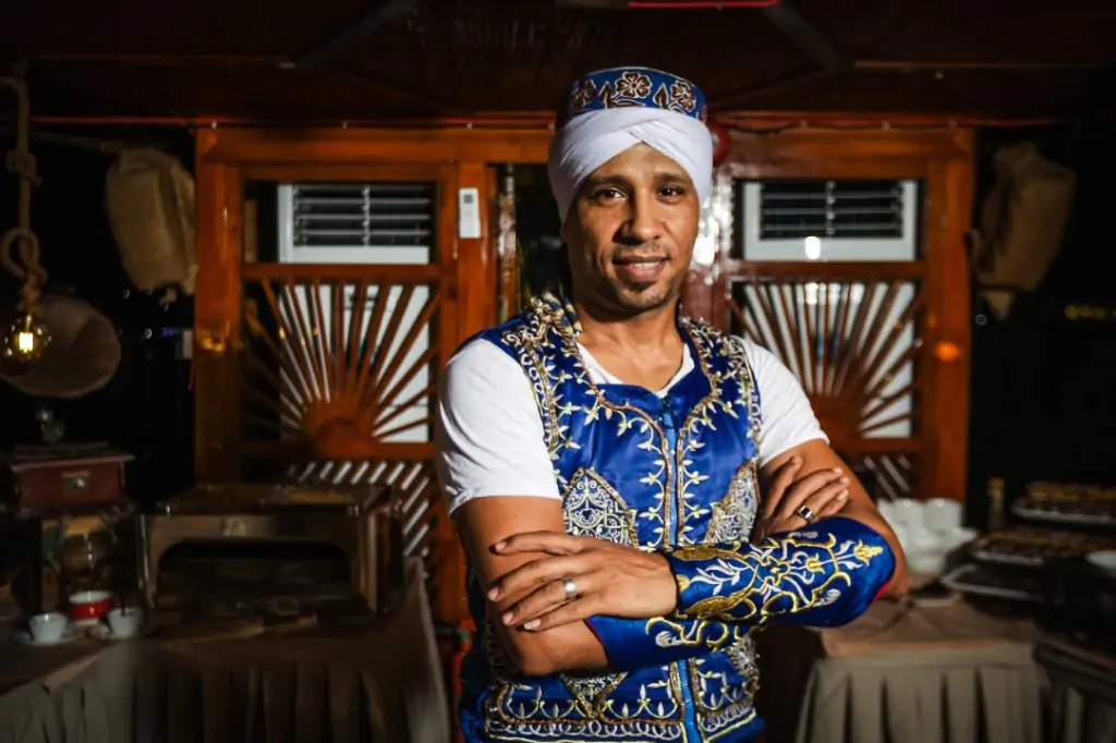 Ужин на арабской лодке 