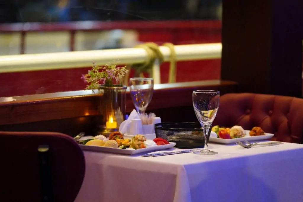 Ужин и Круиз по ночному Босфору в Стамбуле