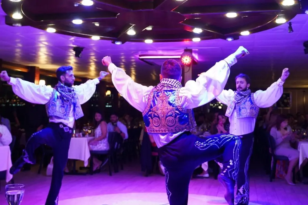 Ужин и Круиз по ночному Босфору в Стамбуле