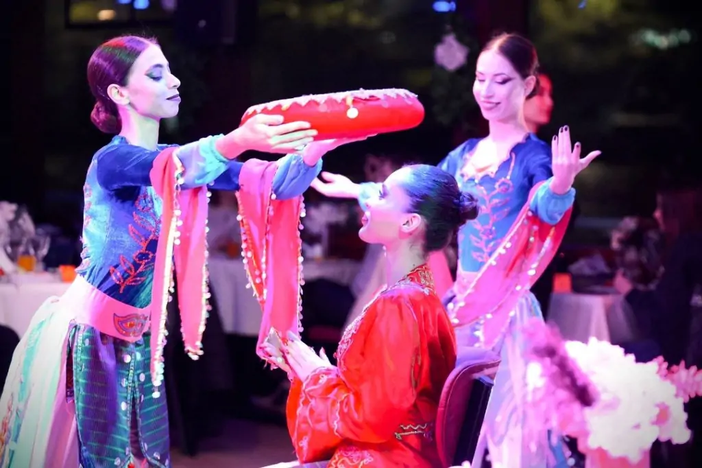 Ужин и Круиз по ночному Босфору в Стамбуле