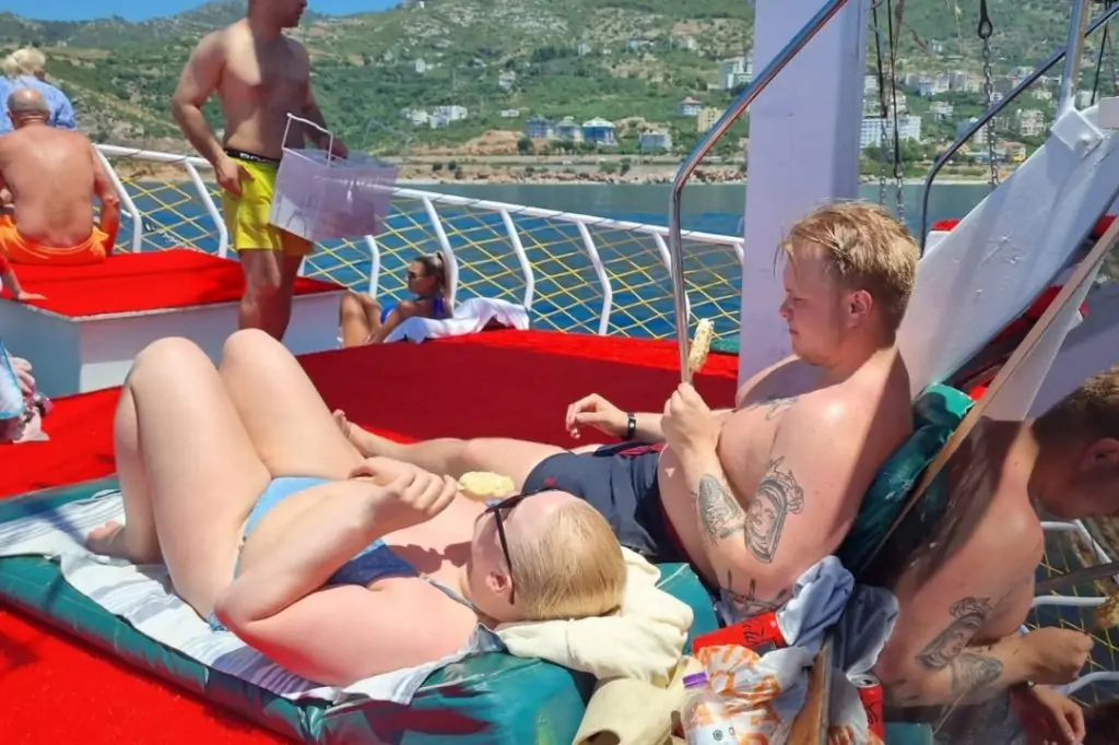 Морская прогулка на релакс яхте Grand Troys в Алании