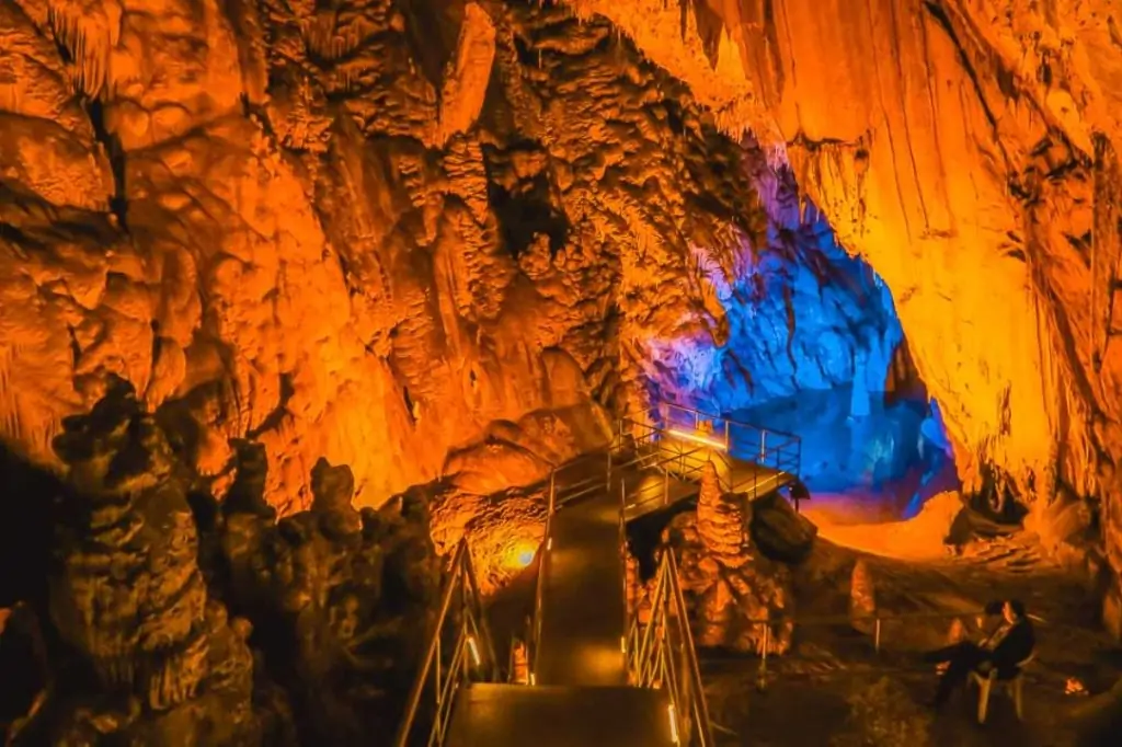 Экскурсия на джипах к водопаду