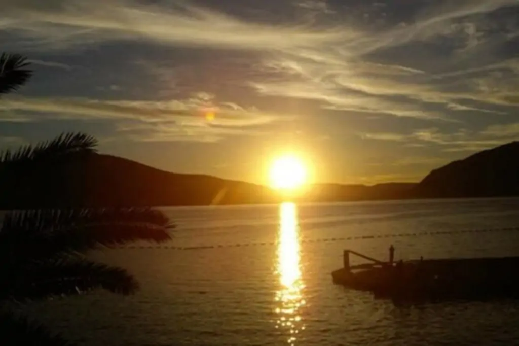 Боко-Которская бухта на закате