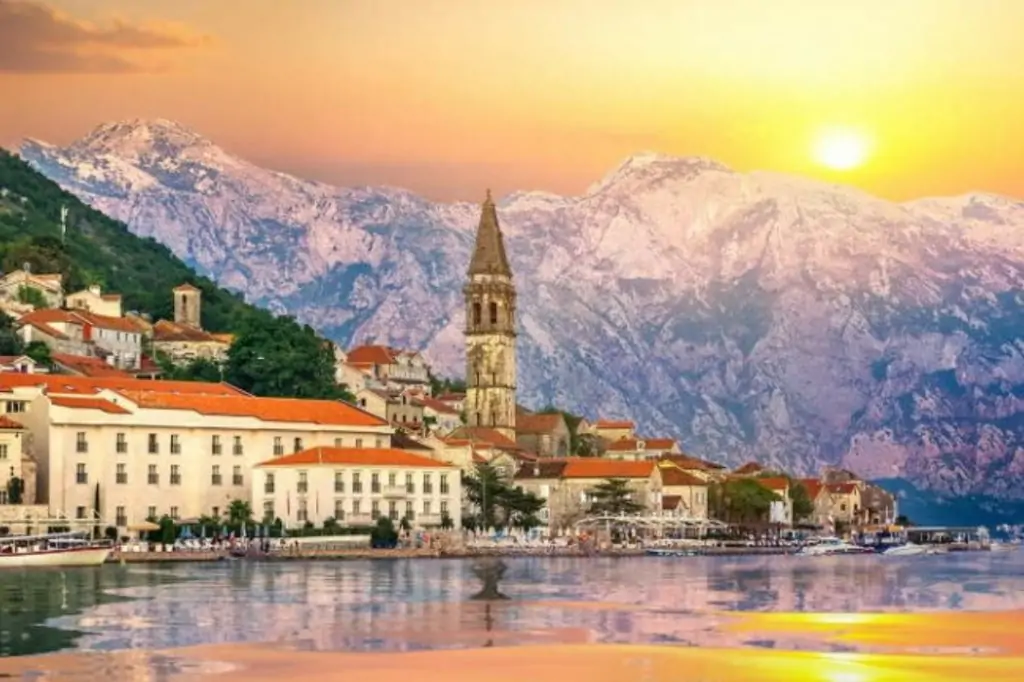 Боко-Которская бухта на закате