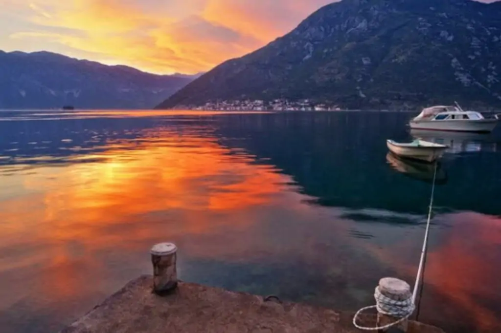 Боко-Которская бухта на закате