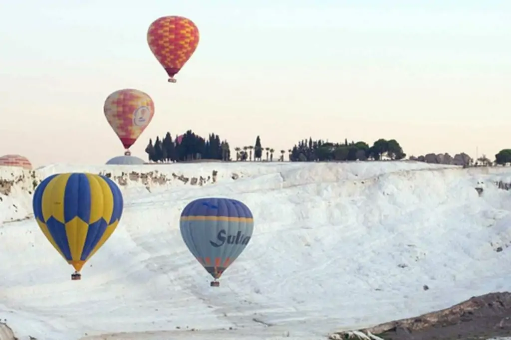 Полет на воздушном шаре в Памуккале