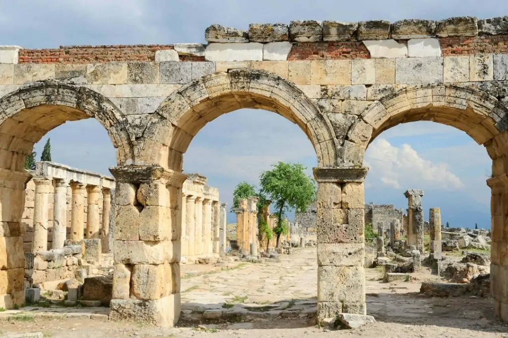 Экскурсия в Памуккале и Иераполис