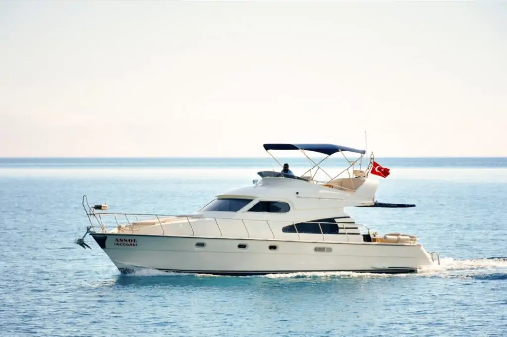 Индивидуальная морская прогулка на яхте