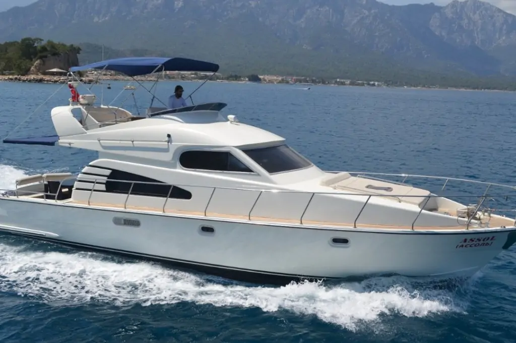 Индивидуальная морская прогулка на яхте