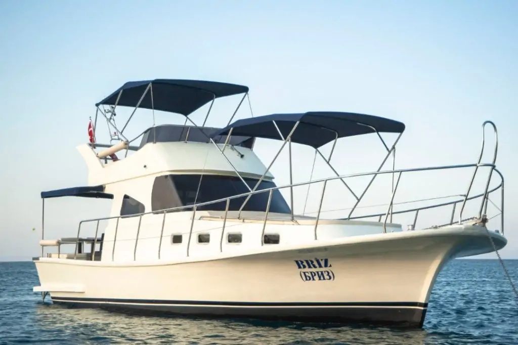 Индивидуальная морская прогулка на яхте «Бриз»