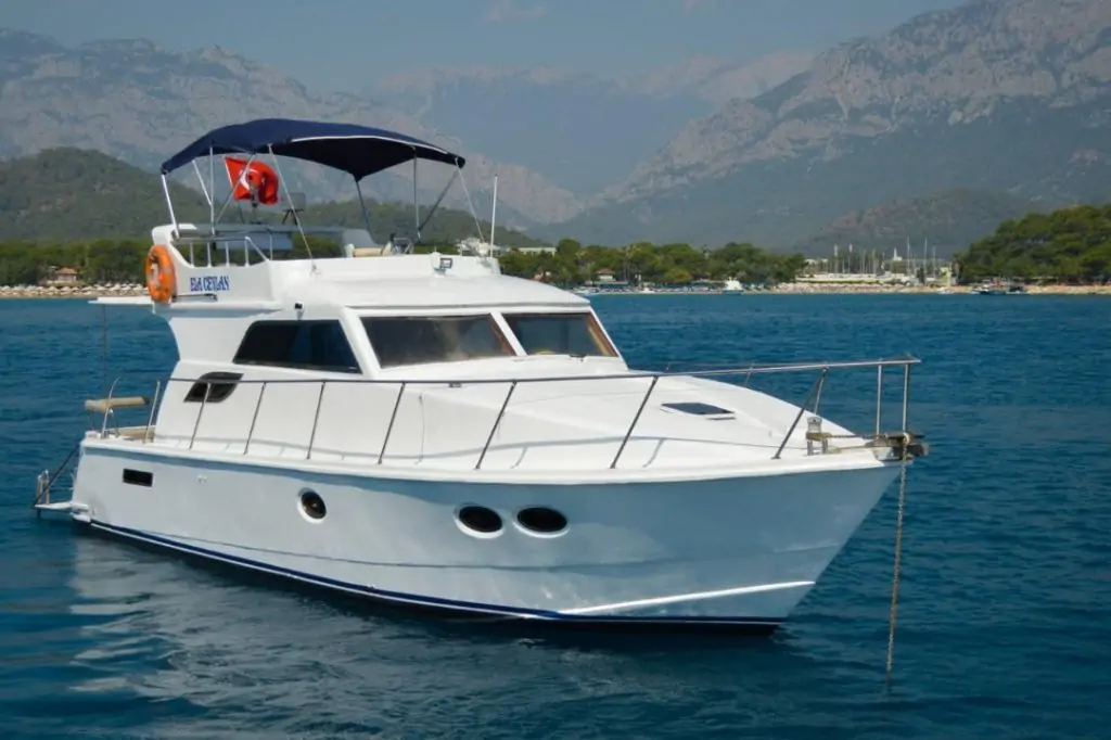 Индивидуальная морская прогулка на яхте «Grey» из Кемера