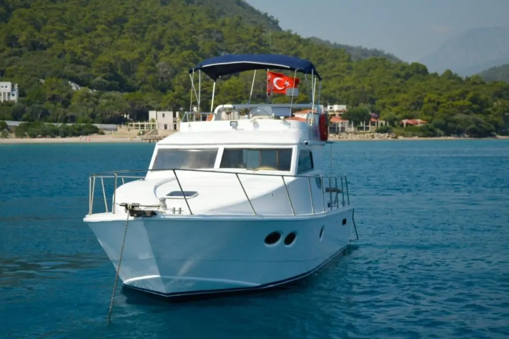 Индивидуальная морская прогулка на яхте «Grey» из Кемера