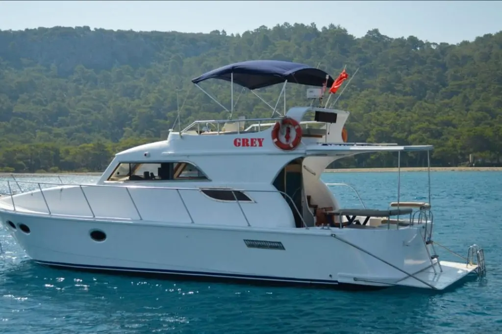 Индивидуальная морская прогулка на яхте «Grey» из Кемера