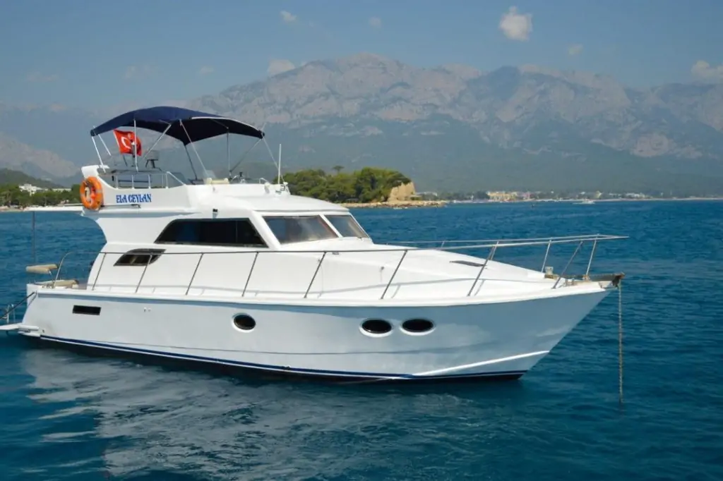 Индивидуальная морская прогулка на яхте «Grey» из Кемера