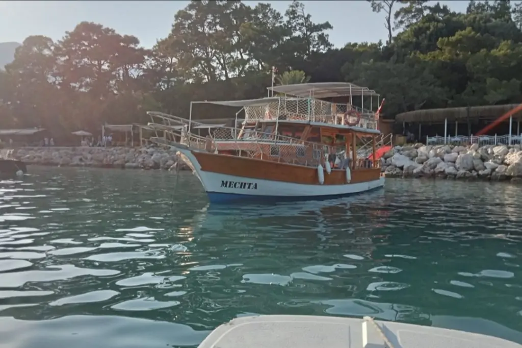 Морская рыбалка из Кемера на лодке «Мечта»