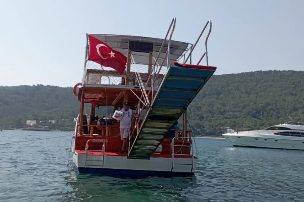 Морская рыбалка из Кемера на лодке «Мечта»