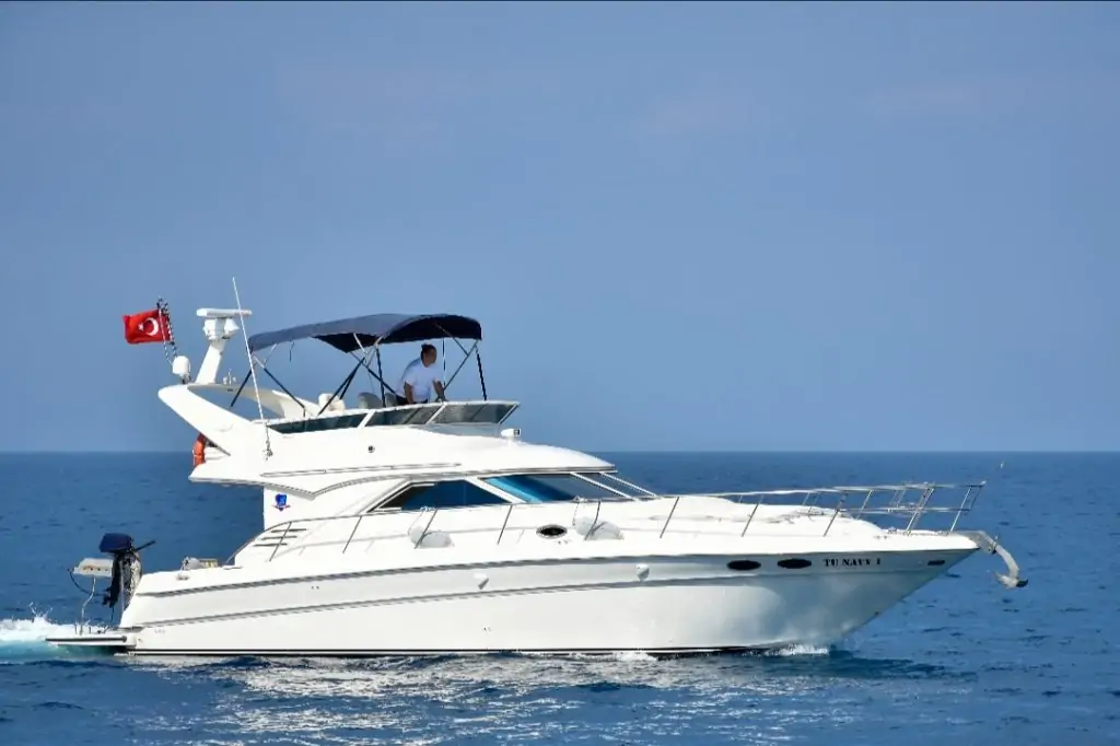 Индивидуальная морская прогулка на яхте «TU NAVY 1»