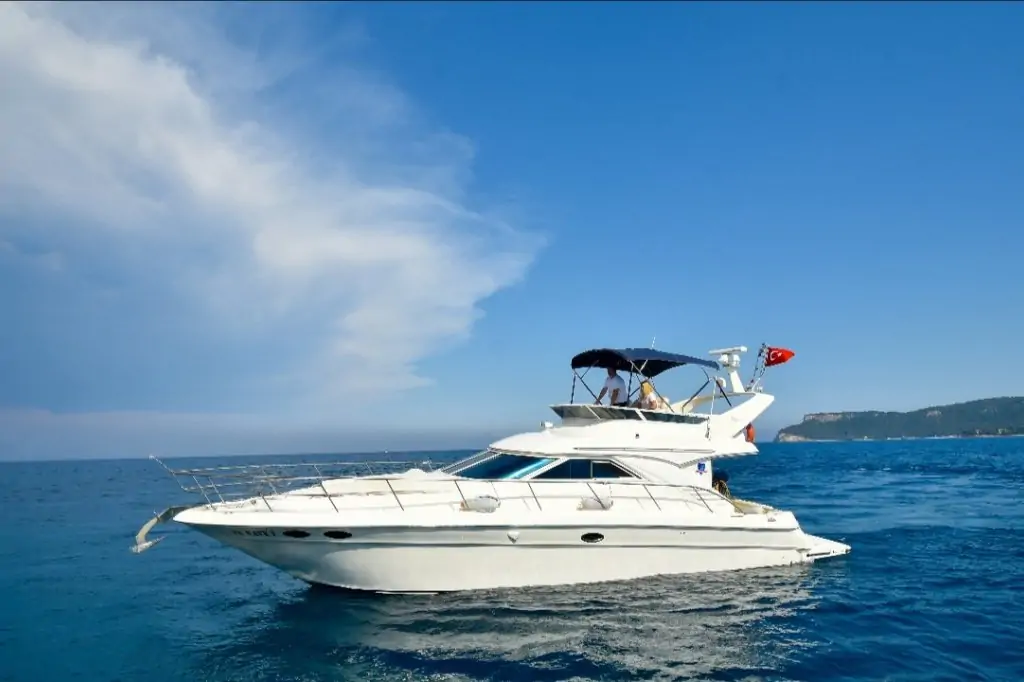 Индивидуальная морская прогулка на яхте «TU NAVY 1»