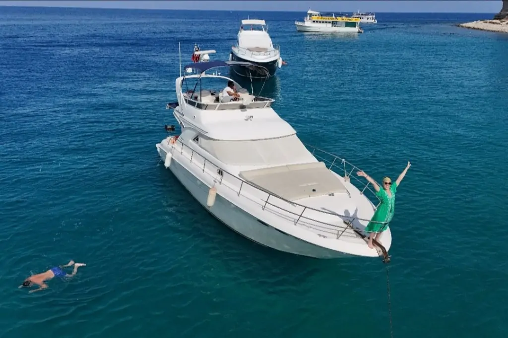 Индивидуальная морская прогулка на яхте «TU NAVY 1»