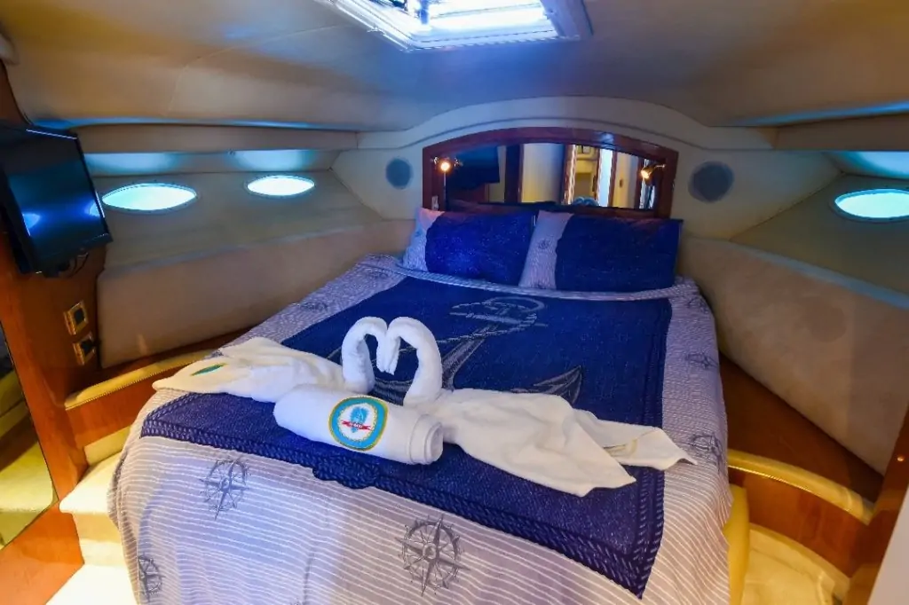 Индивидуальная морская прогулка на яхте «TU NAVY 1»