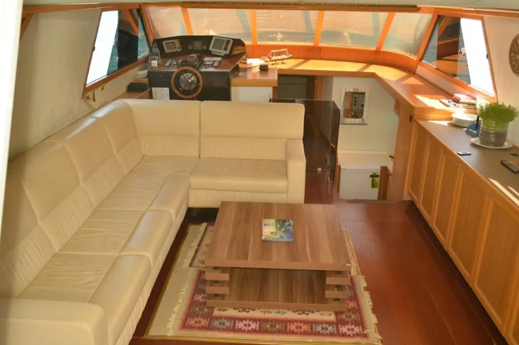 Индивидуальная морская прогулка на яхте «TU NAVY 2»