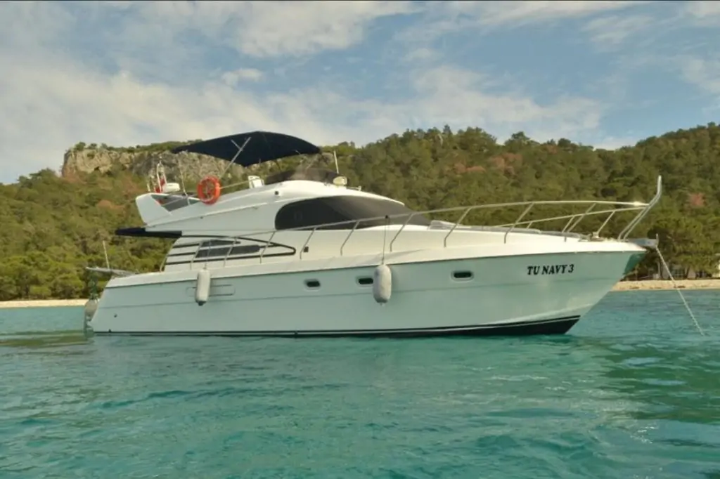 Индивидуальная морская прогулка на яхте «TU NAVY 3»