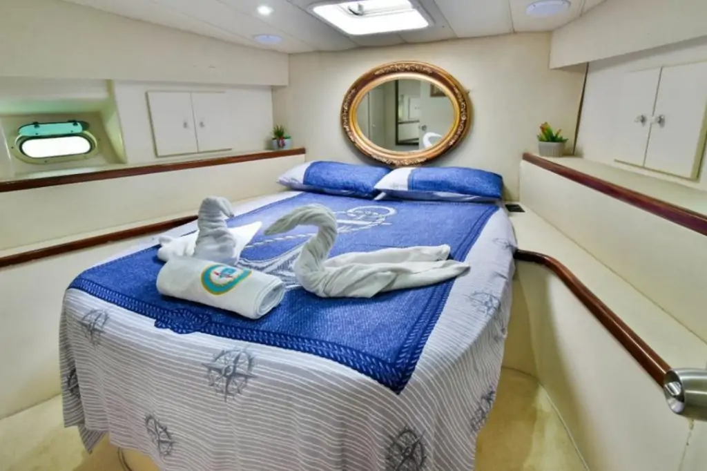 Индивидуальная морская прогулка на яхте «TU NAVY 3»