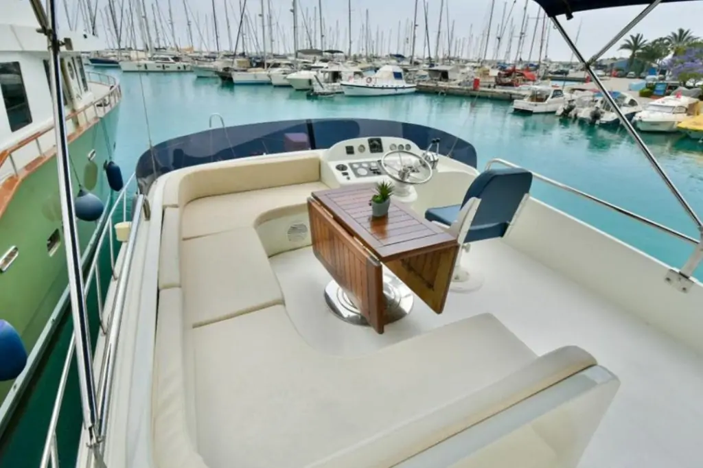 Индивидуальная морская прогулка на яхте «TU NAVY 3»