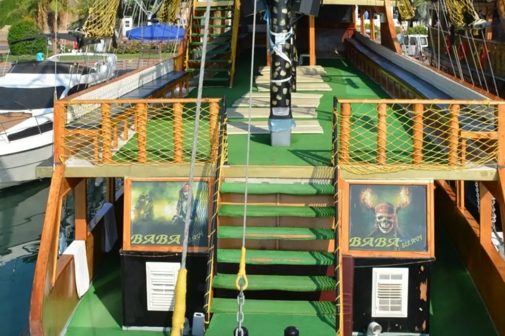 Морская прогулка на корабле Summer Love