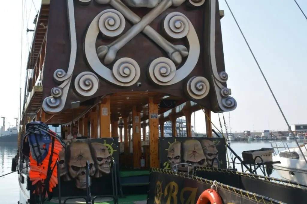 Морская прогулка на корабле Summer Love