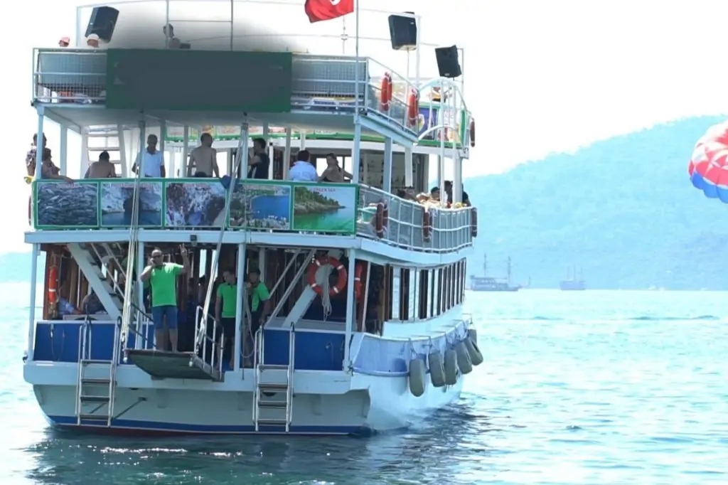 Прогулка на яхте Demir в Мармарисе: Синева Эгейского моря