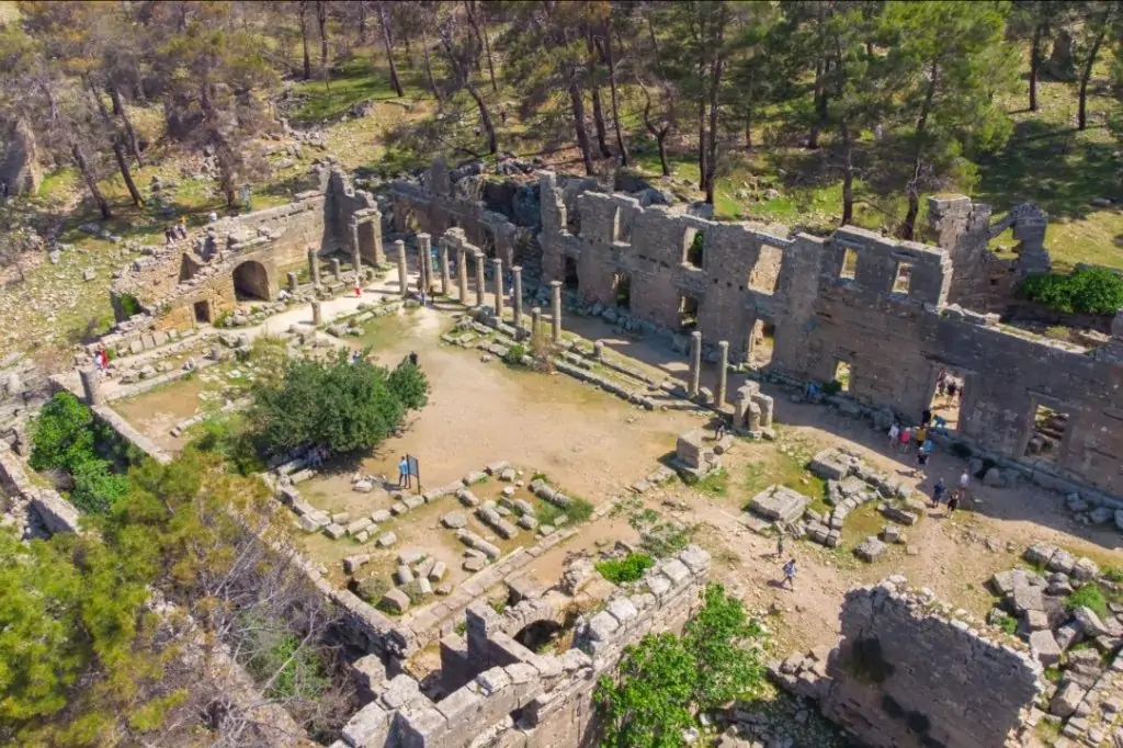 Экскурсия на кабрио: Зелёный каньон, древний город Селевкия и водопад Манавгат