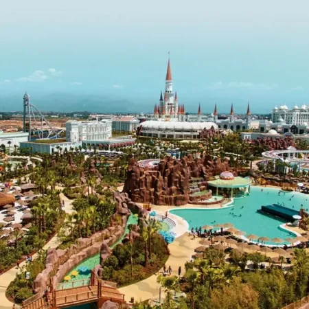 Экскурсия в Аквапарк The Land of Legends из Сиде/Манавгата