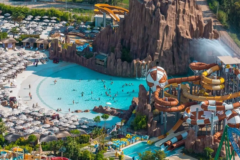 Экскурсия в Аквапарк The Land of Legends из Сиде/Манавгата