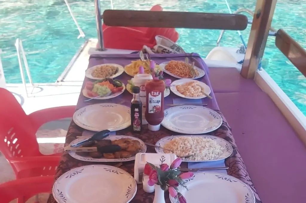 Индивидуальная морская прогулка на яхте USULU из Фетхие