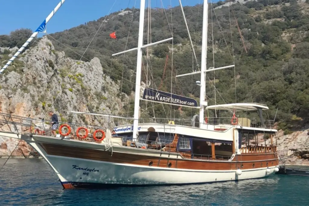 Морская прогулка по 12 островам на яхте Kardesler