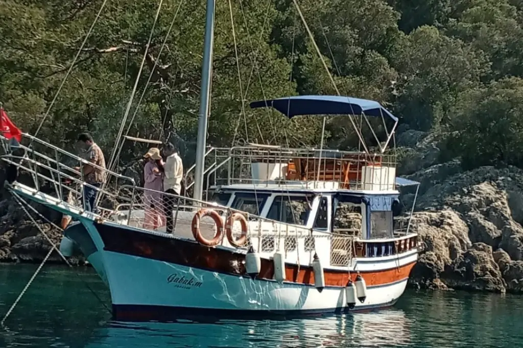 Индивидуальная морская прогулка на яхте Qabak