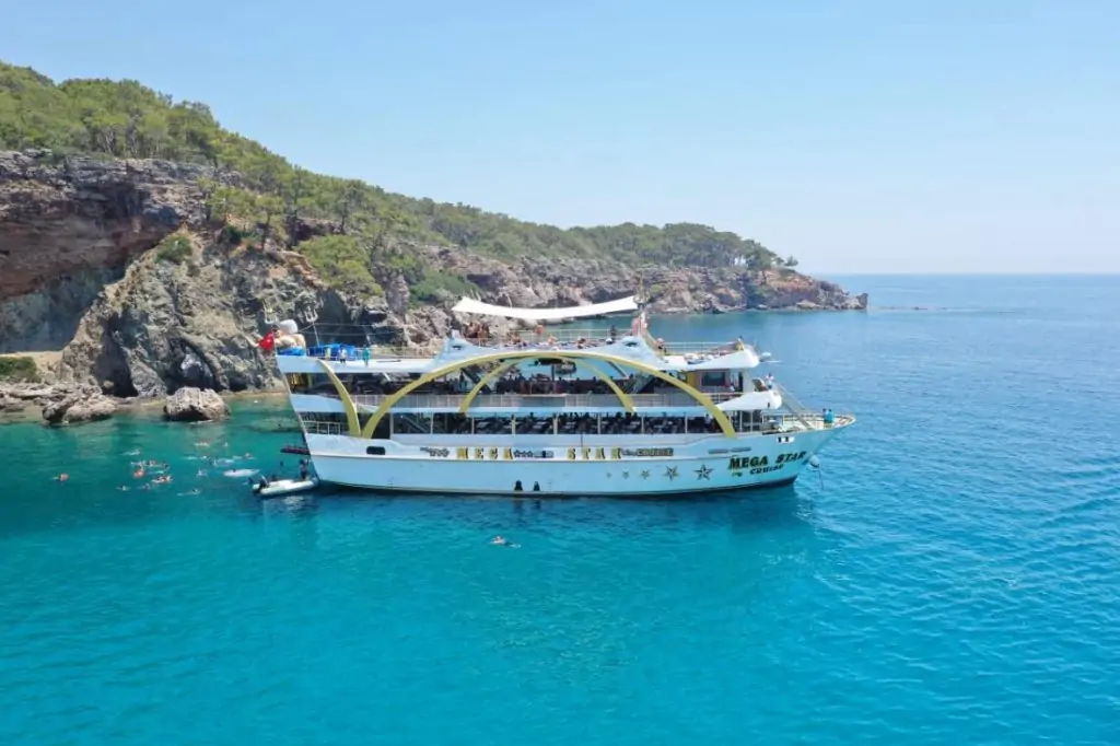 Морская прогулка на корабле Megastar из Анталии