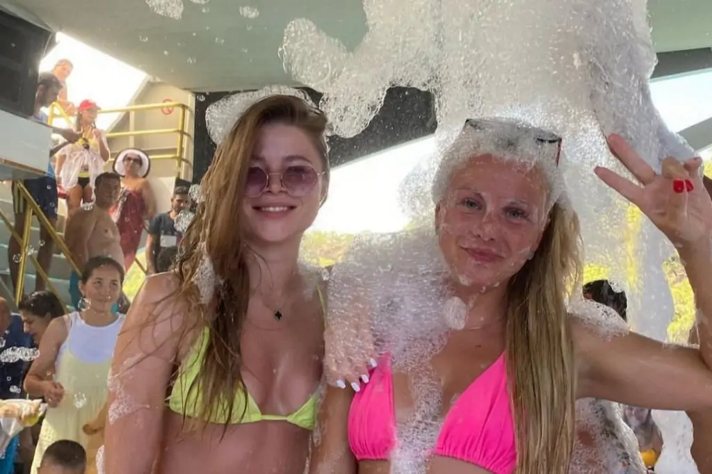 Морская прогулка на корабле Megastar из Кемера