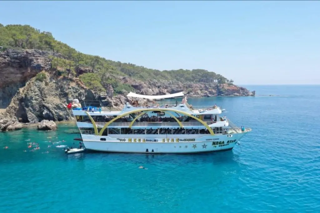 Морская прогулка на корабле Megastar из Кемера