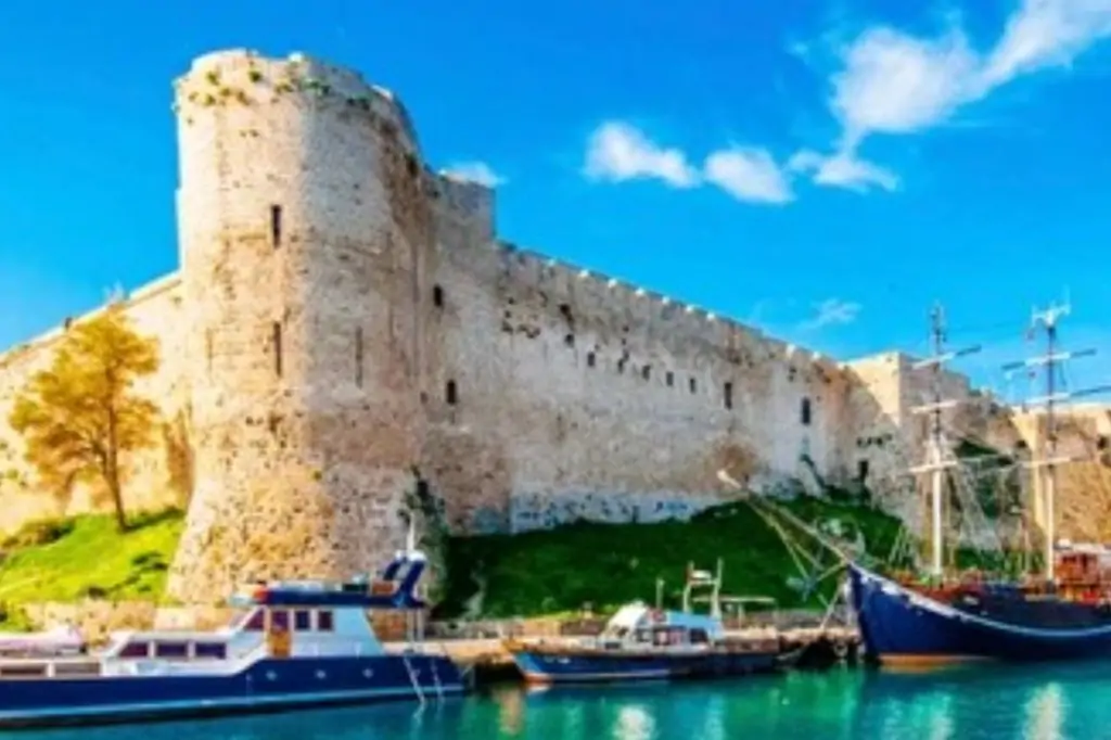 Однодневный тур на Кипр из Анталии на самолёте